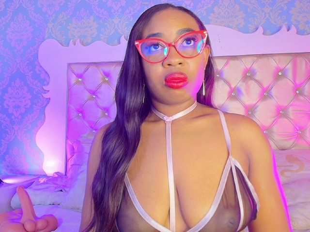 CaseyMoons's BongaCams show and profile