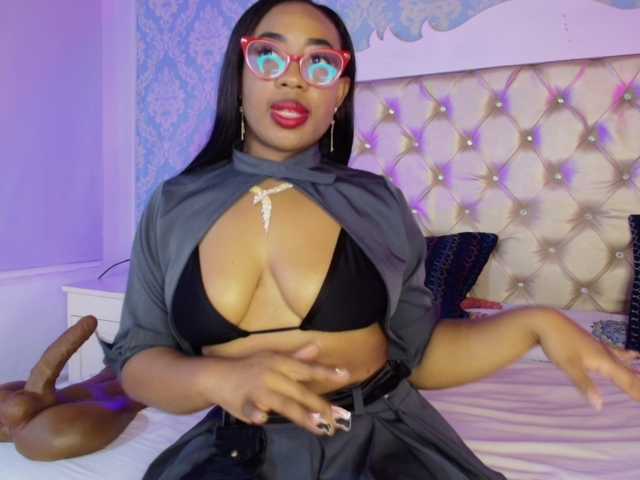 CaseyMoons's BongaCams show and profile