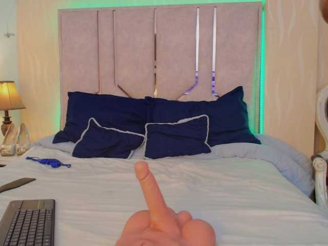 CaseyMoons's BongaCams show and profile