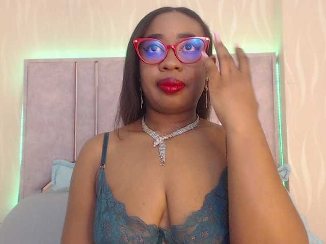 CaseyMoons's BongaCams show and profile