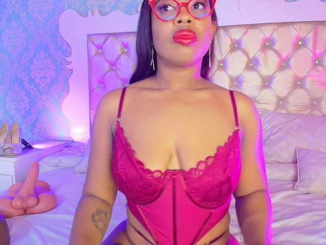 CaseyMoons's BongaCams show and profile