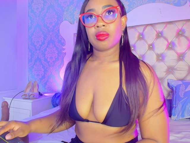 CaseyMoons's BongaCams show and profile