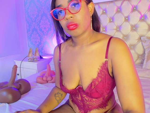 CaseyMoons's BongaCams show and profile