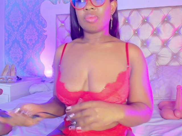 CaseyMoons's BongaCams show and profile