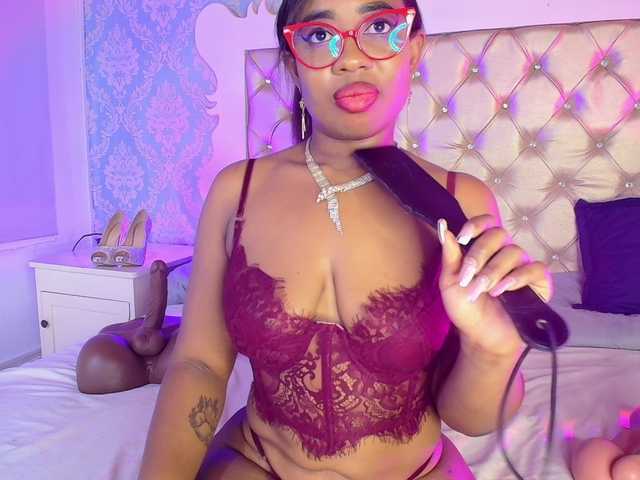 CaseyMoons's BongaCams show and profile