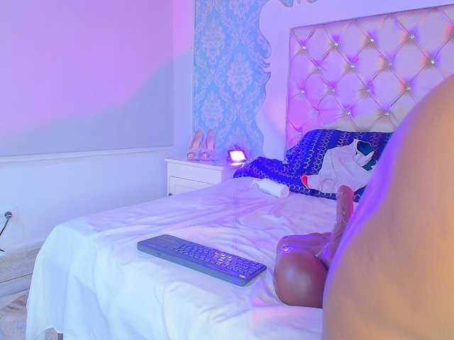 CaseyMoons's BongaCams show and profile