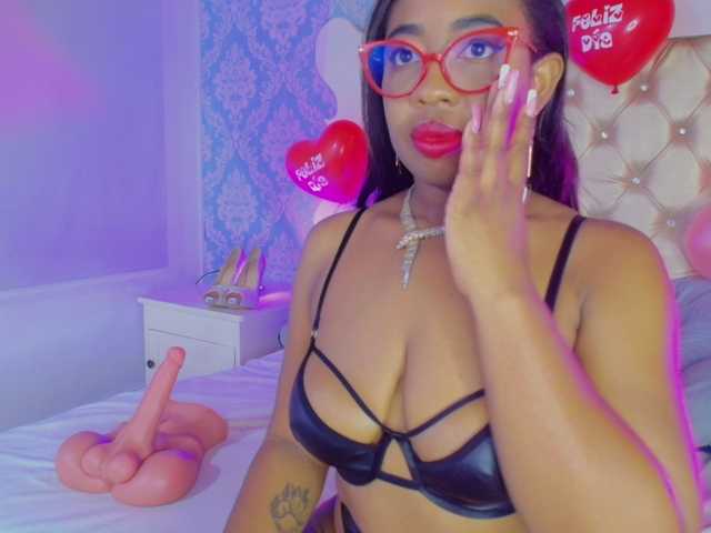 CaseyMoons's BongaCams show and profile