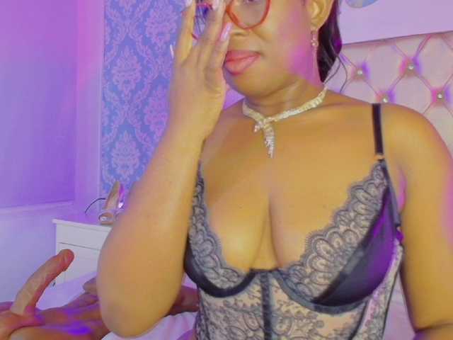 CaseyMoons from BongaCams is Freechat