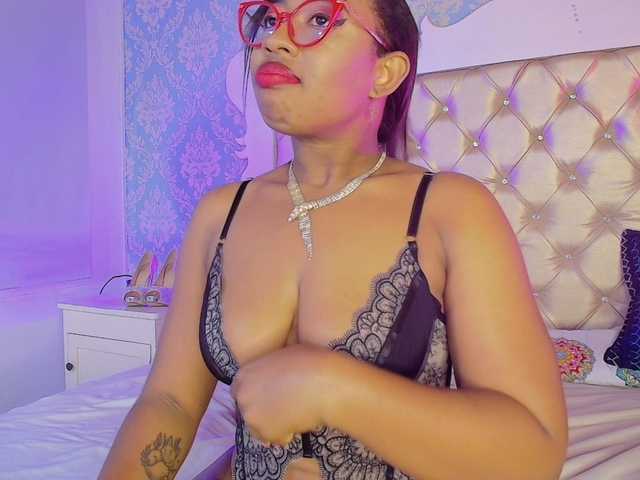 CaseyMoons's BongaCams show and profile