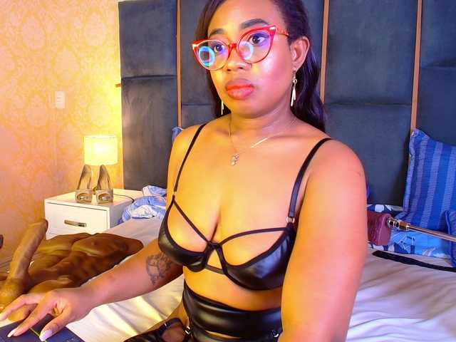 CaseyMoons's BongaCams show and profile