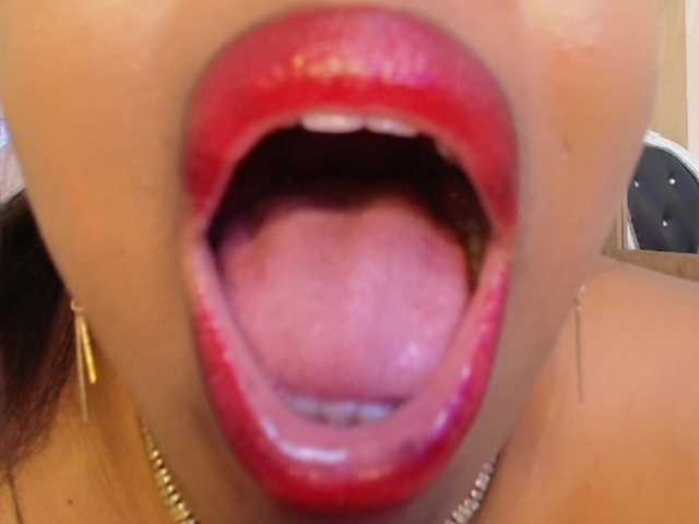 CaseyMoons's BongaCams show and profile