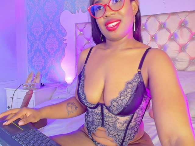 CaseyMoons's BongaCams show and profile