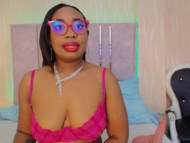 CaseyMoons's BongaCams show and profile