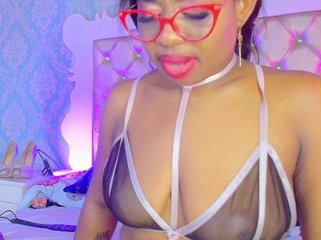 CaseyMoons's BongaCams show and profile