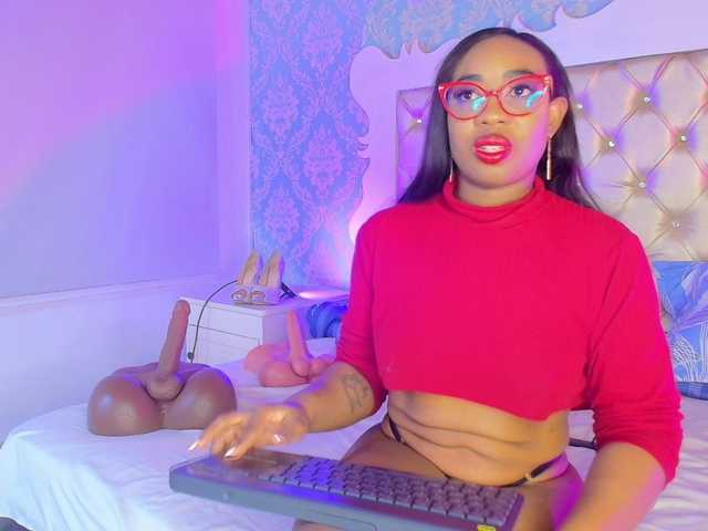 CaseyMoons's BongaCams show and profile