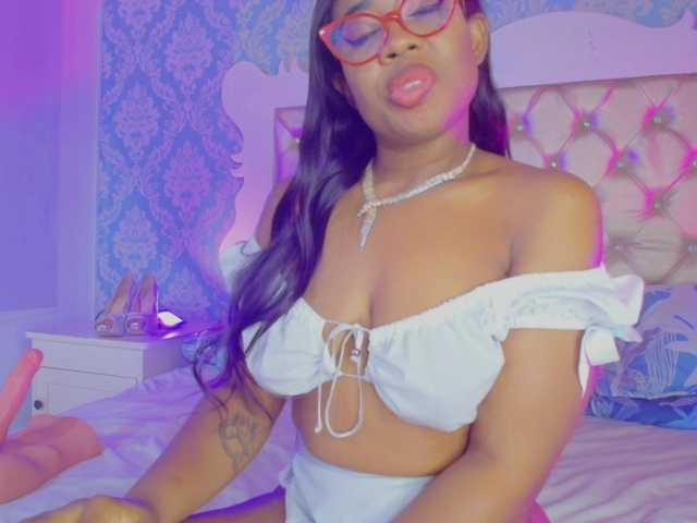 CaseyMoons's BongaCams show and profile