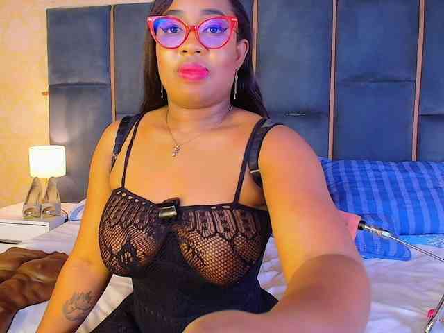 CaseyMoons webcam
