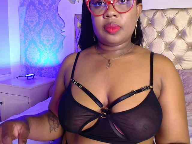 CaseyMoons webcam