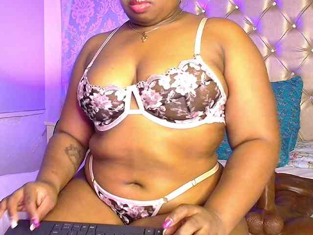 CaseyMoons webcam