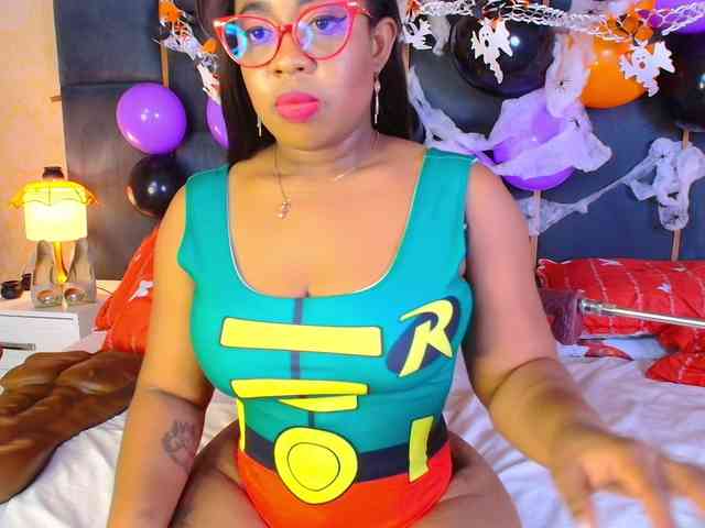 CaseyMoons webcam
