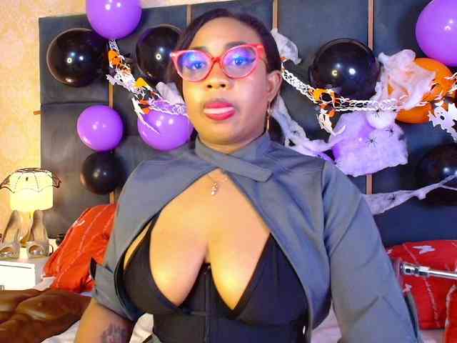 CaseyMoons webcam