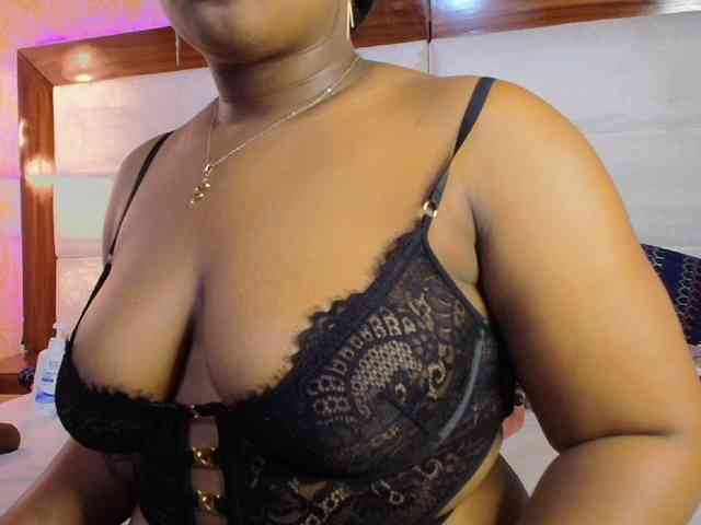 CaseyMoons webcam