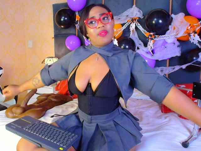 CaseyMoons webcam