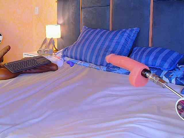 CaseyMoons webcam