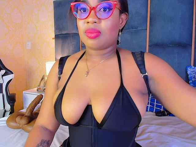 CaseyMoons webcam