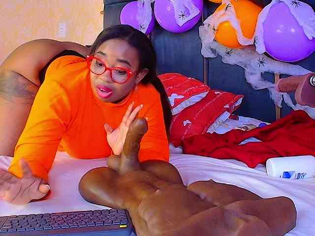 CaseyMoons webcam