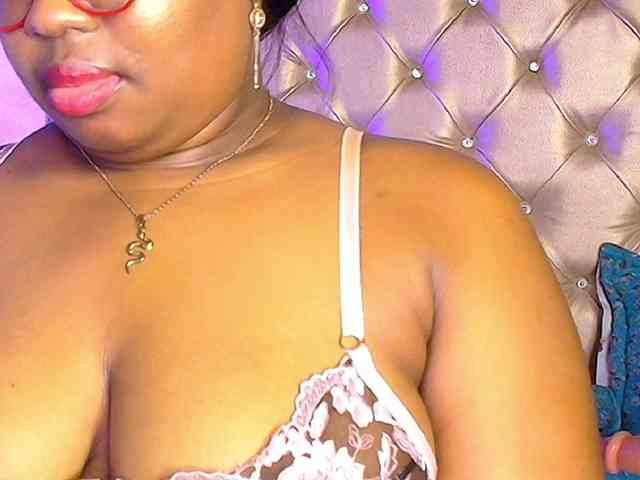 CaseyMoons webcam