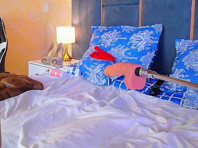 CaseyMoons webcam