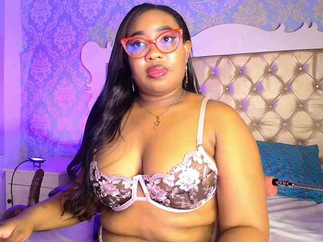 CaseyMoons webcam