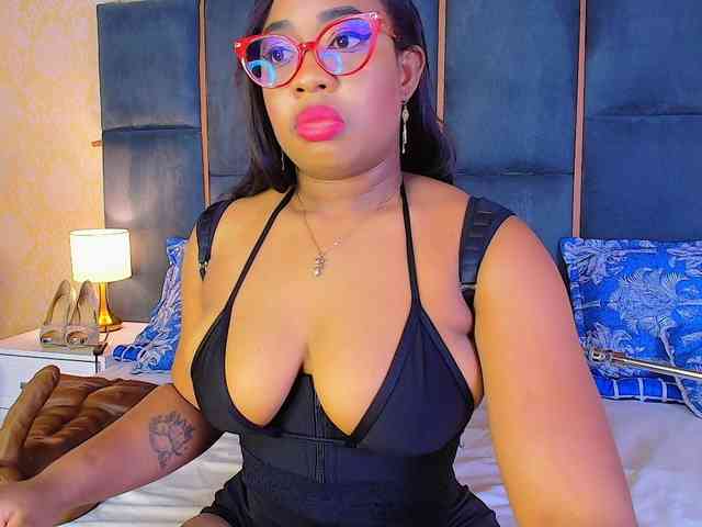 CaseyMoons webcam