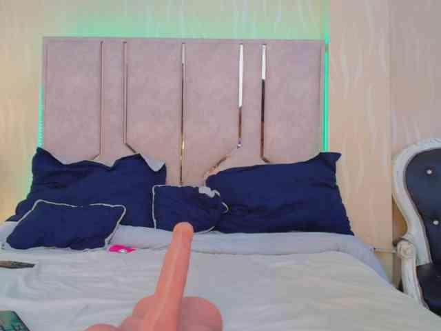 CaseyMoons webcam