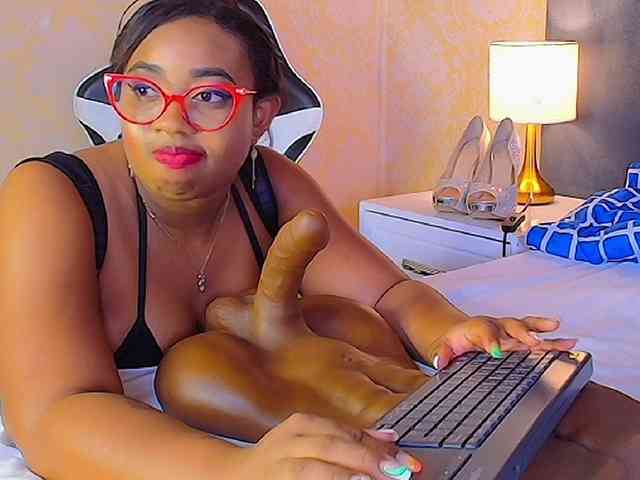 CaseyMoons webcam