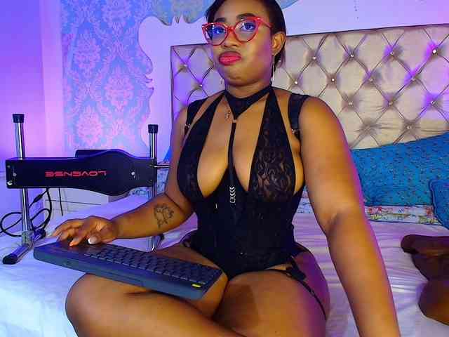 CaseyMoons webcam