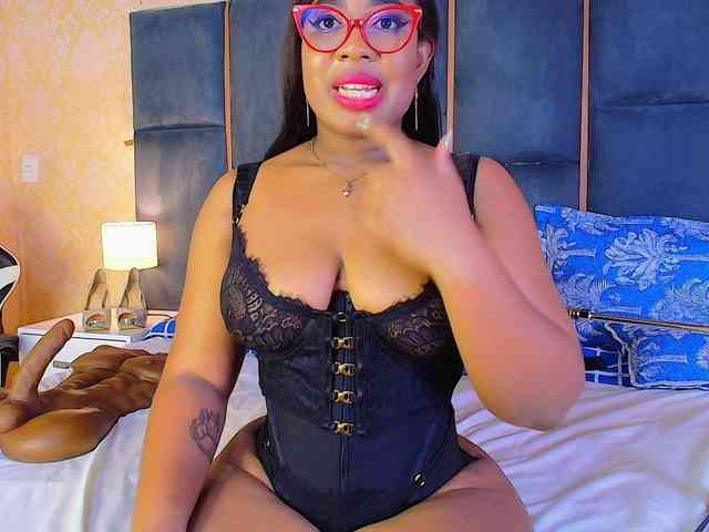 CaseyMoons webcam