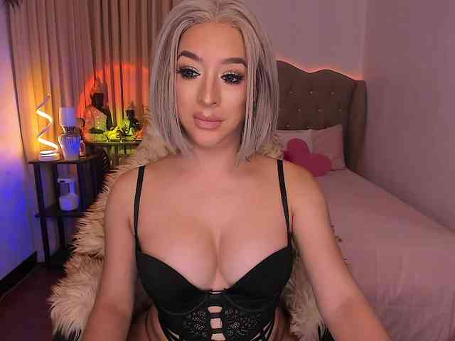 DreamGoddess Live Webcam on {site_name}