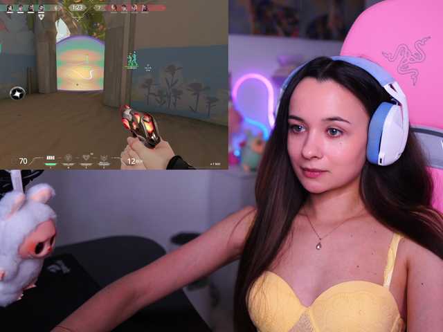 JuicyAngel's BongaCams show and profile