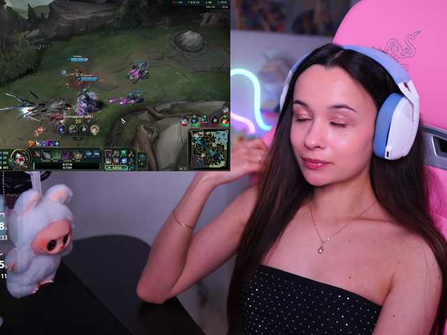 JuicyAngel's BongaCams show and profile