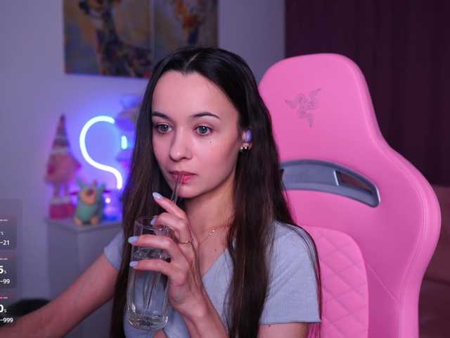 JuicyAngel's BongaCams show and profile