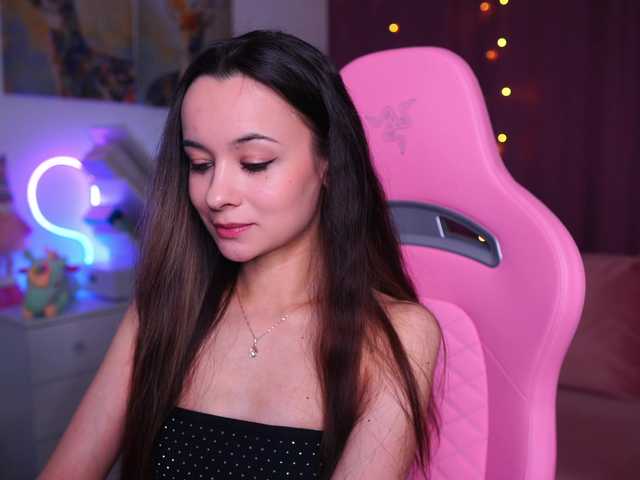 JuicyAngel's BongaCams show and profile