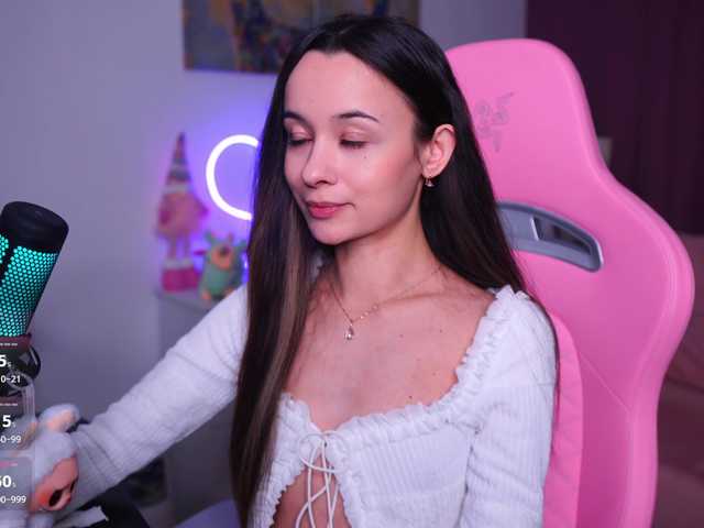 JuicyAngel's BongaCams show and profile