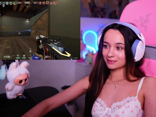 JuicyAngel's BongaCams show and profile