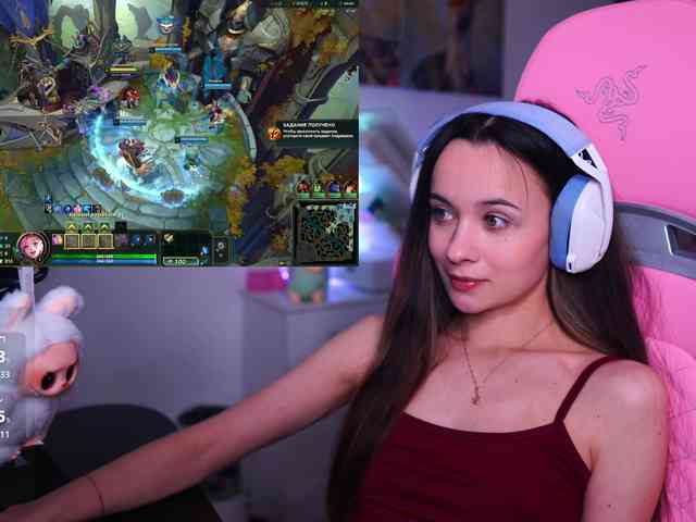 JuicyAngel Live Webcam on BongaCams