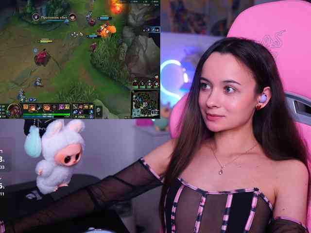 JuicyAngel Live Webcam on BongaCams