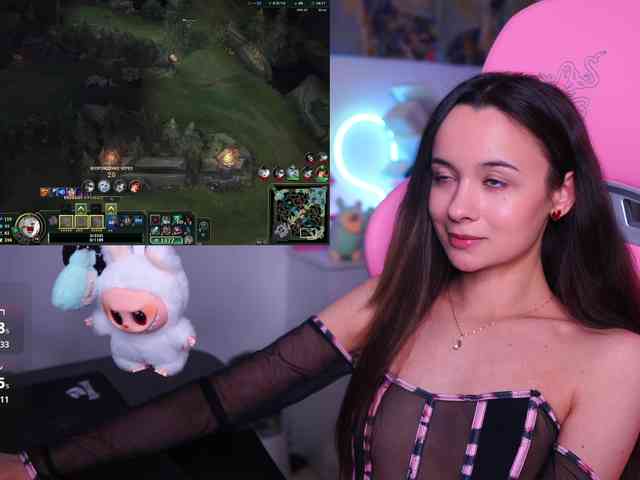 JuicyAngel Live Webcam on BongaCams