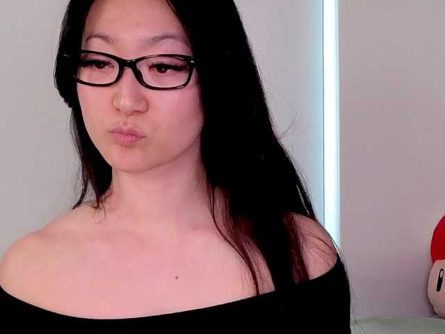 le modèle MySweetSofie est en webcam porno dans un show sur le site bongacams, il possède les tags suivants: Asian,Brunette,Trimmed