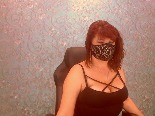 Infinitely2's BongaCams show and profile